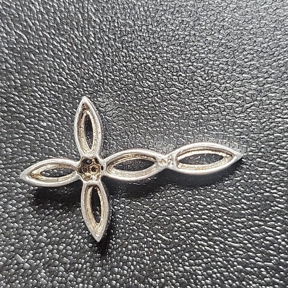 Diamond Twist Cross Necklace Pendant Kay Jeweler 925 Sterling Silver 1/20th Ct - Picture 3 of 8